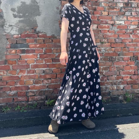 花柄Vネックワンピース