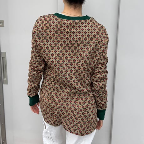総柄VネックジャガードロンT