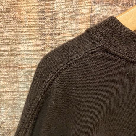 carhartt 胸ポケットワッペンロンT