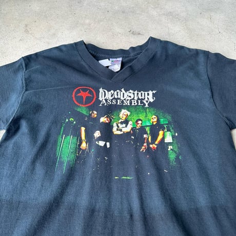 Deadstar AssemblyＶネックバンドT