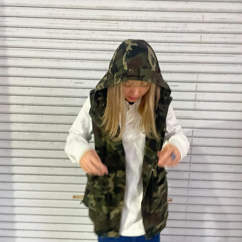 ZENANA OUTFITTERS フード付迷彩柄ベスト | CUSTOM FEVER