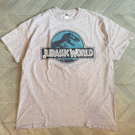 ジュラシック・ワールド ロゴTシャツ
