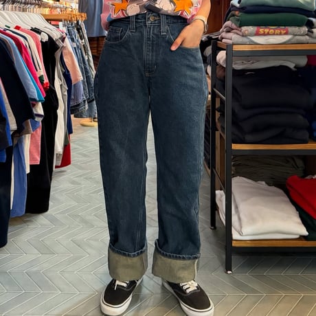 carhartt テーパードデニム（W32 L30)