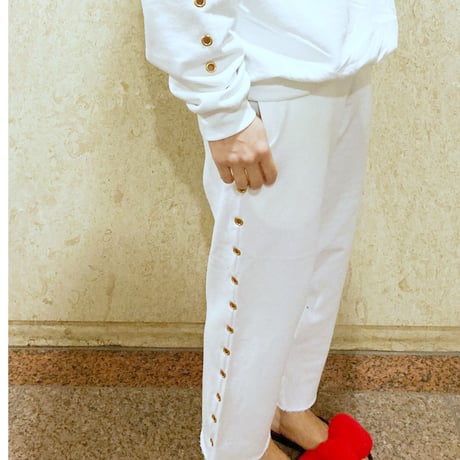 Side eyelet pant