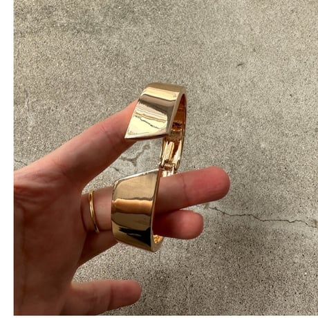 Various gold bangles