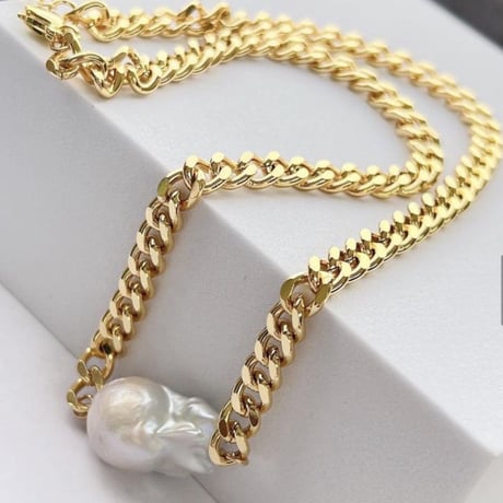 Baroque pearl chunky necklace