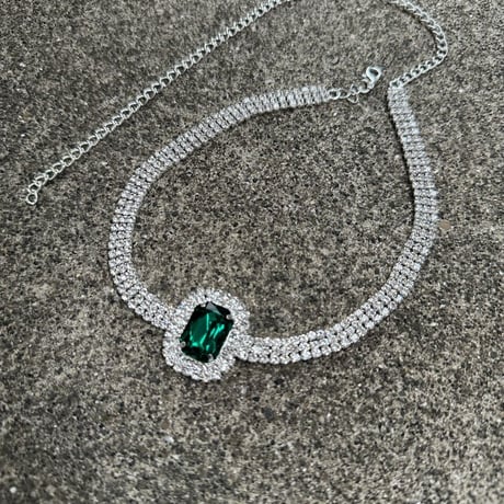 Liz choker
