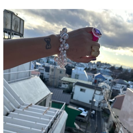 Lots of pearls bracelet