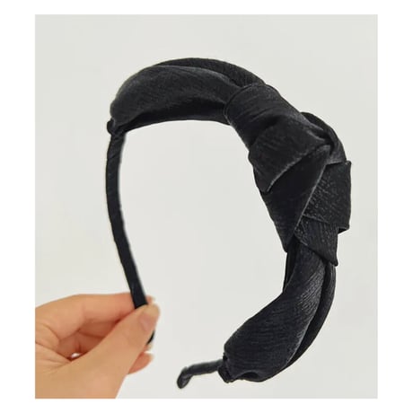 Asymmetric knot headband