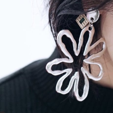 Big flower earrings