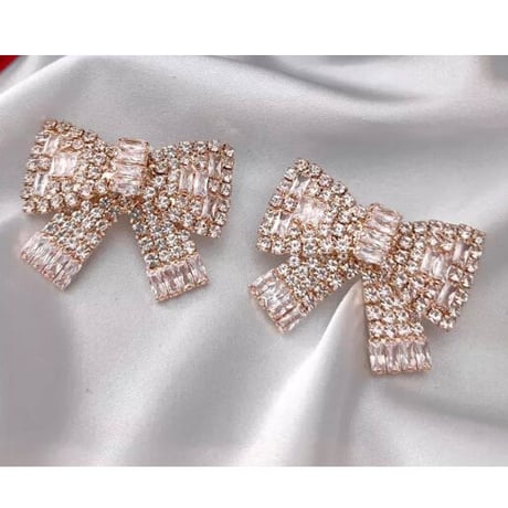 Big ribbon jewel earrings