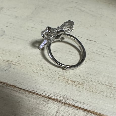 Bijoux ribbon ring