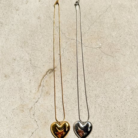 Simple heart necklace