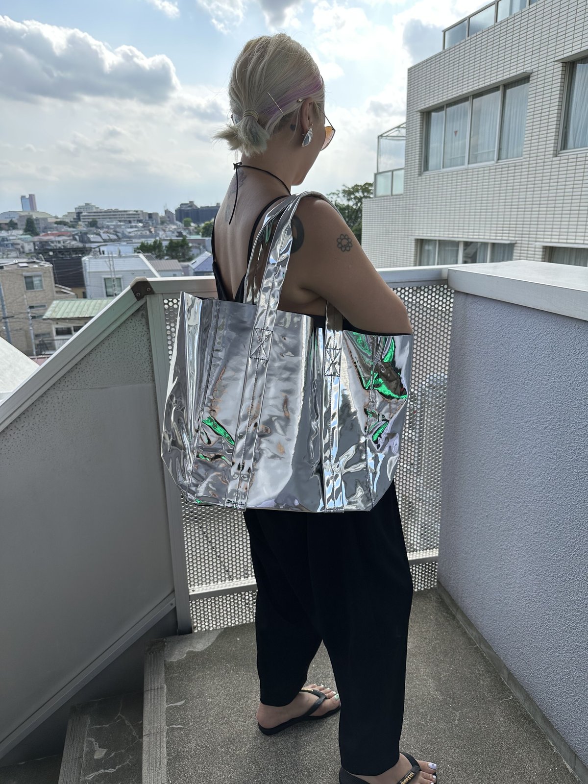 Mirror tote w long strap | burself