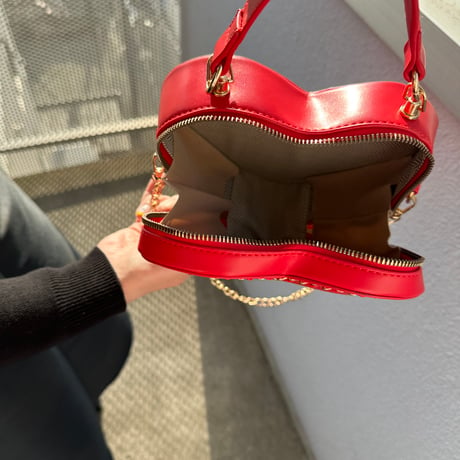 Heart handbag w chain