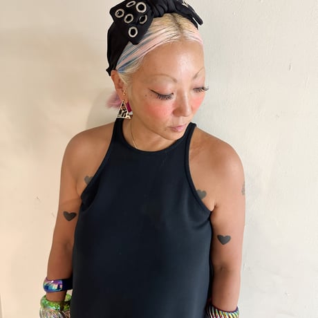 Headband w eyelet