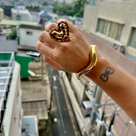 New wavy bangle