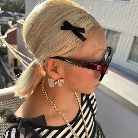 Tiny black ribbon clip