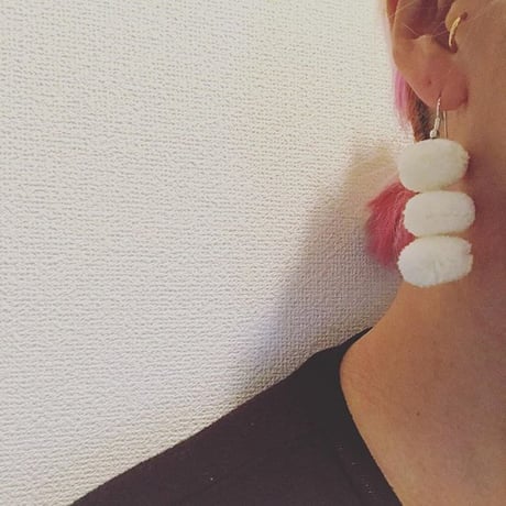 Pompom earrings