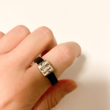 Otro accesorio / Leather belt ring B