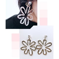 Big flower earrings
