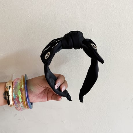 Headband w eyelet