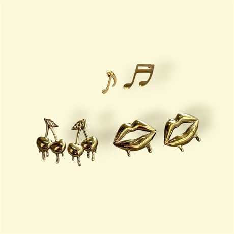 Wakuwaku pierced earrings