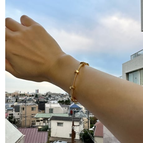 Screw bangle