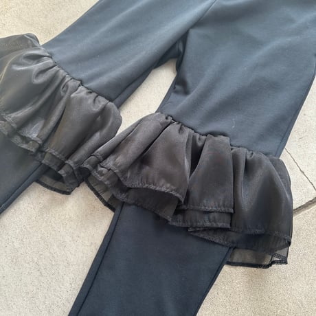 Flared knee pant