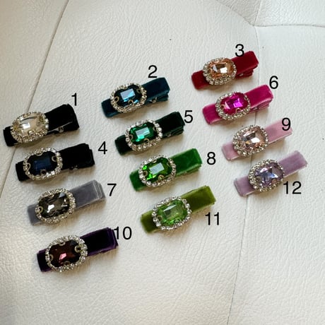 Tiny  velour bijoux clip pins
