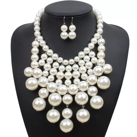 Pearl bib necklace and pierced earrings set