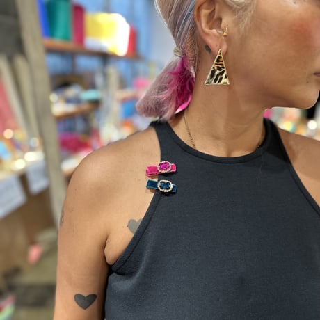 Tiny  velour bijoux clip pins