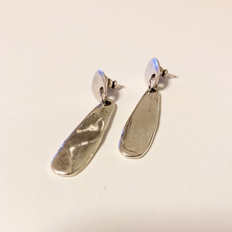 Otro accesorio / Thin plated earrings
