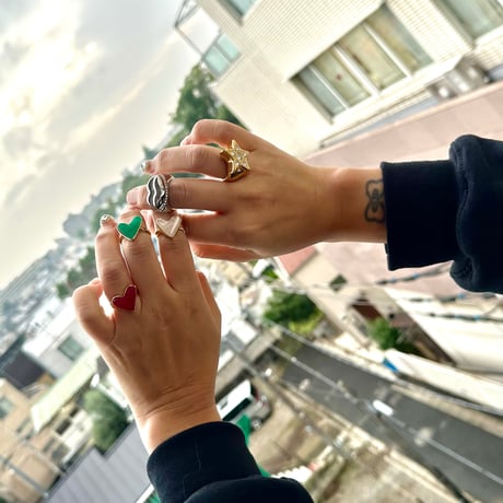 Look-at-me heart ring
