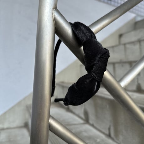 Asymmetric knot headband