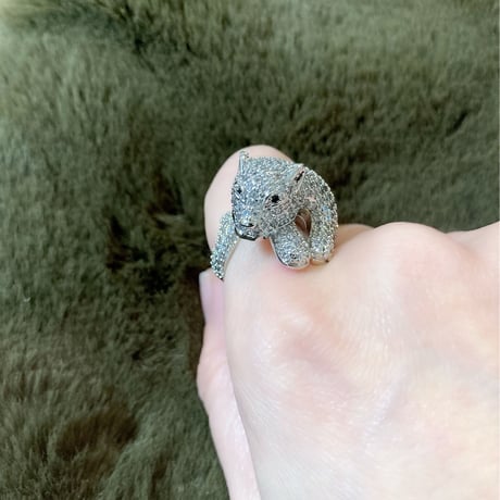 Healing panther ring