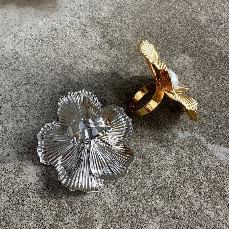 Biiiiiig flower ring | burself