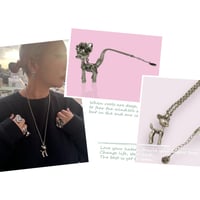 Otro accesorio / deer necklace