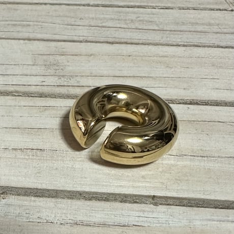 Thick gold ear cuff ( 片耳用 )