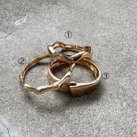 Various gold bangles
