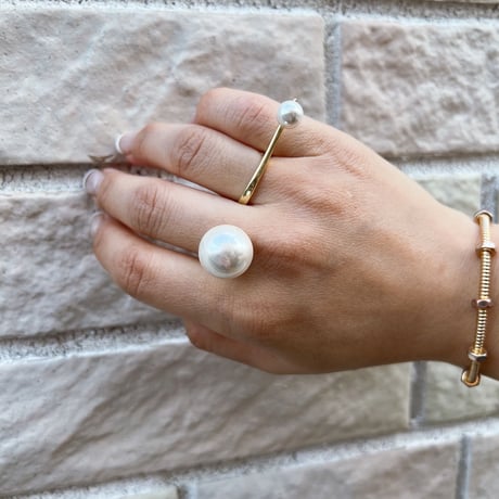 Unique pearl double ring