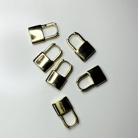 Mini Gold lock earrings