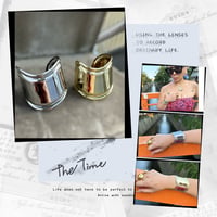 Wavy bangle