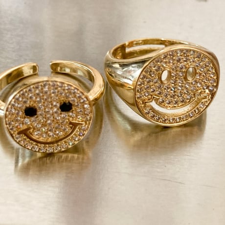 Smiley ring