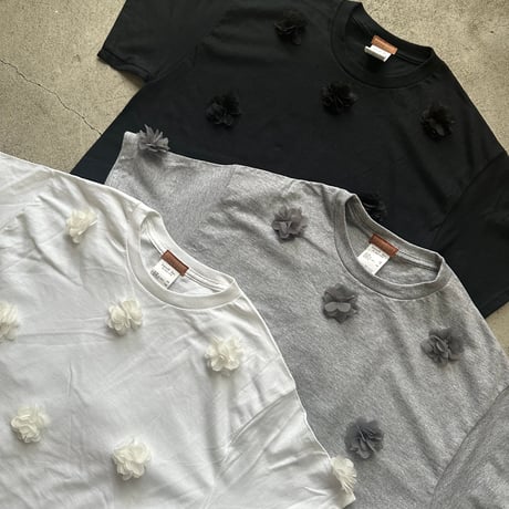 Blooming tee
