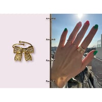 Tiny bow ring