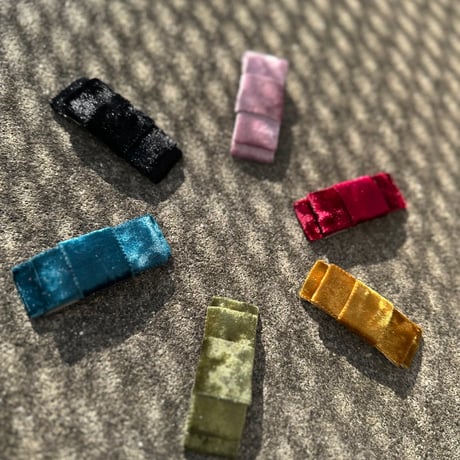 Velour ribbon clips