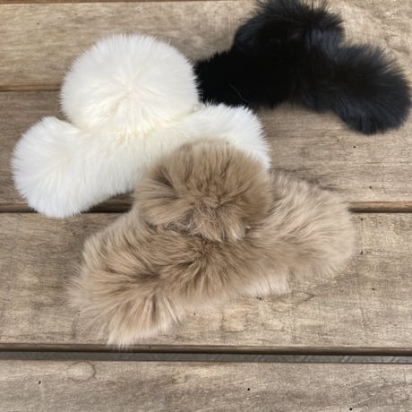 Fluffy real fur big clip