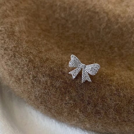 Little bow ear cuff