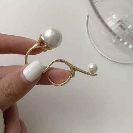 Unique pearl double ring